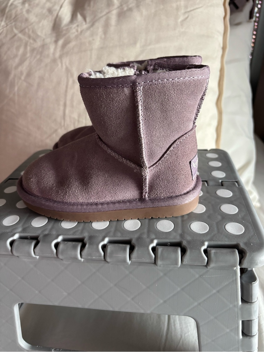 Kids Cozy Purple Winter Boots:Koolaburra